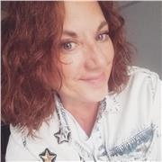 Soy profesora de Lengua y maestra de nivel primario. Puedo dar refuerzo escolar en ambos niveles y también preparar para ingreso a ciclo superior o universitario